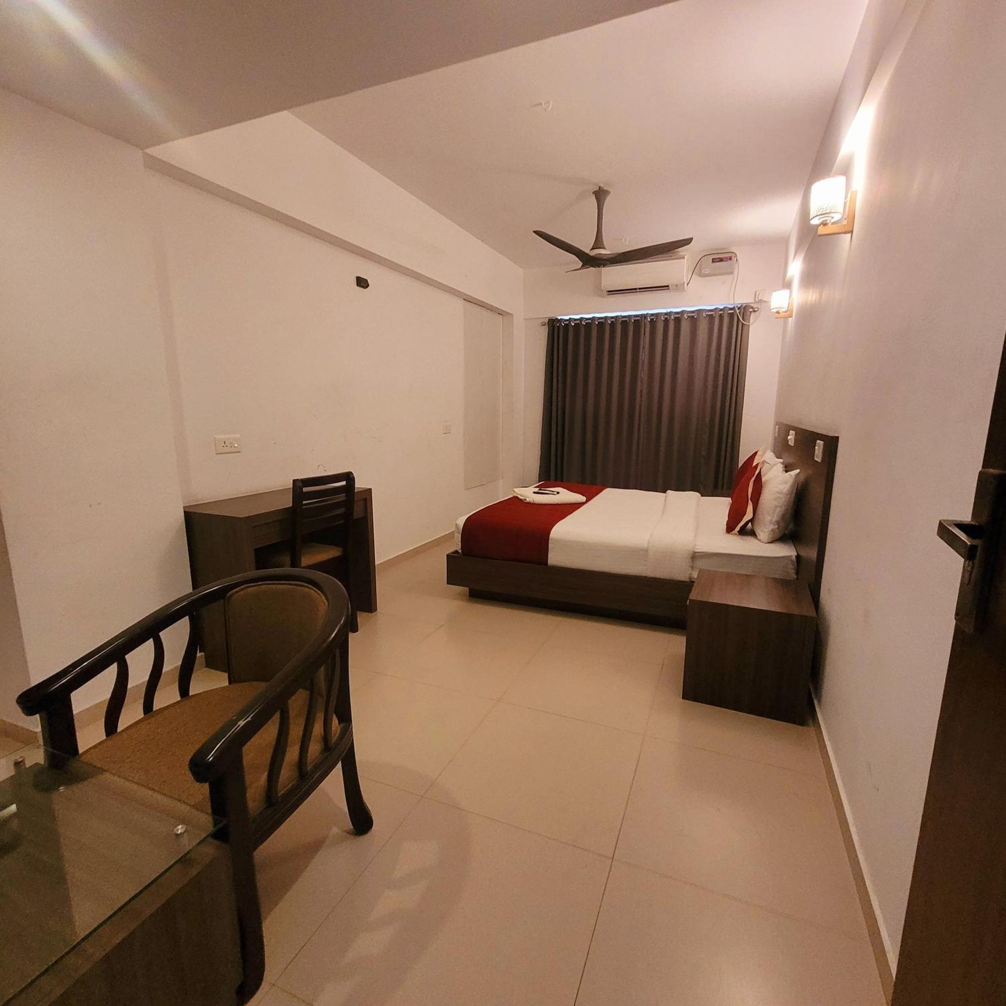 Four Squares Inn, Technopark Phase 3 Thiruvananthapuram Eksteriør billede